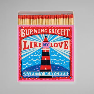 "Burning bright like my love" | Firkantet – fyrstikker